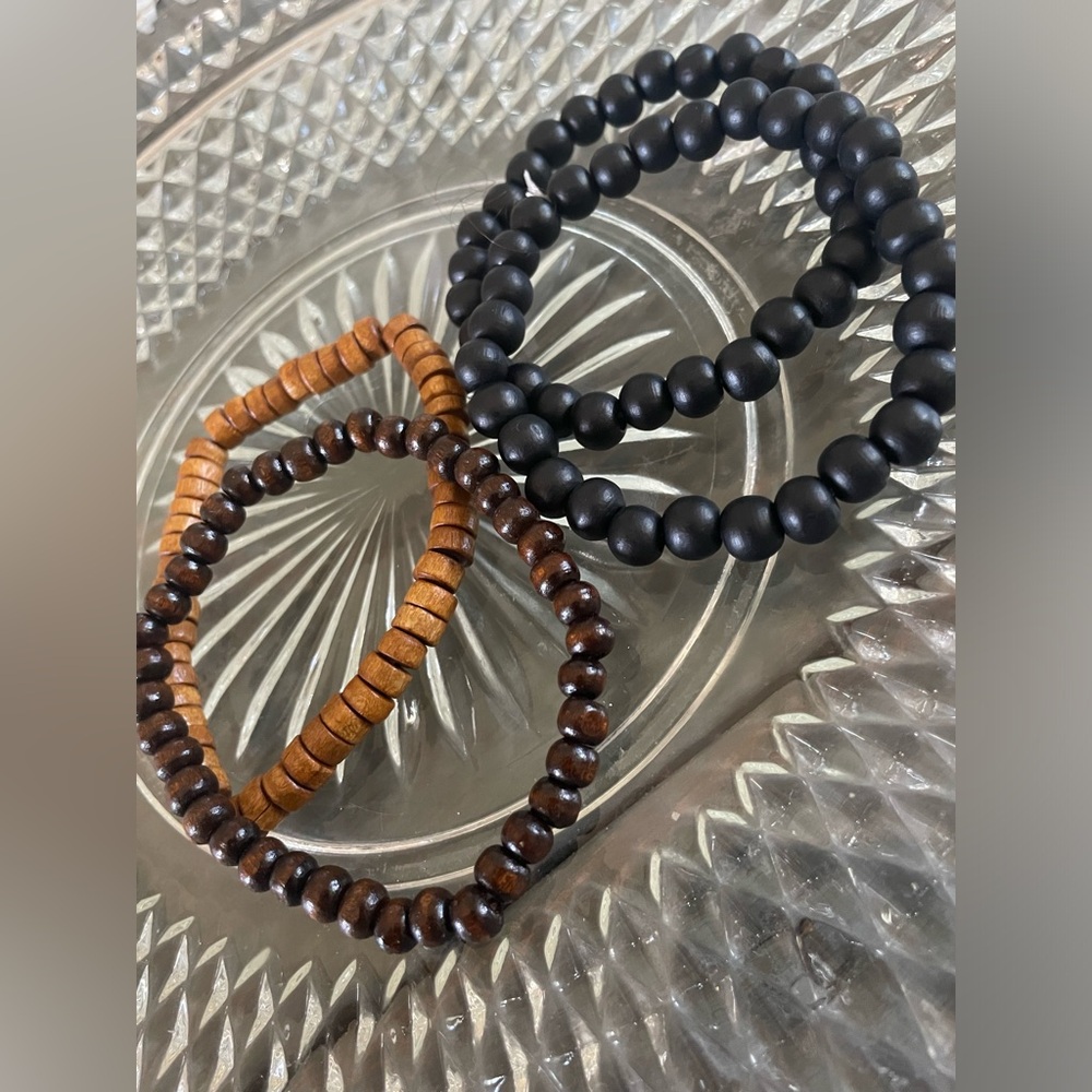 Set of  4 wooden Beaded Stretch Bracelets - Black & Brown